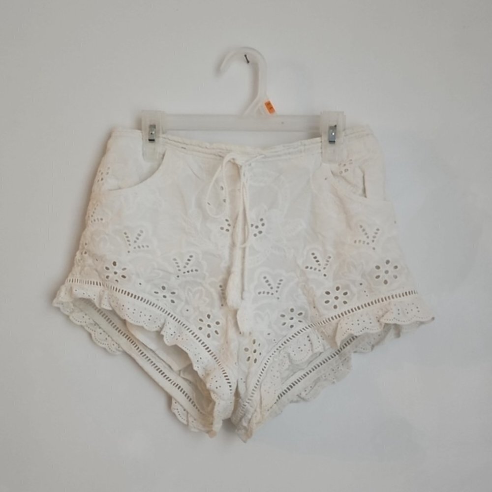 Spell White Damsel Lace Shorts Size S Coastal Cowgirl - Picture 3 of 16